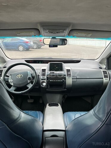 Toyota Prius-8