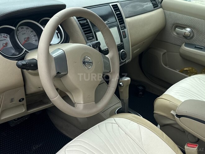 Nissan Tiida-10