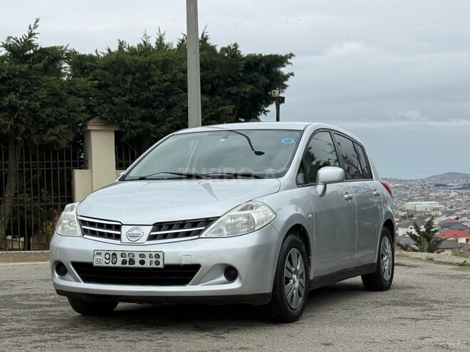 Nissan Tiida-13