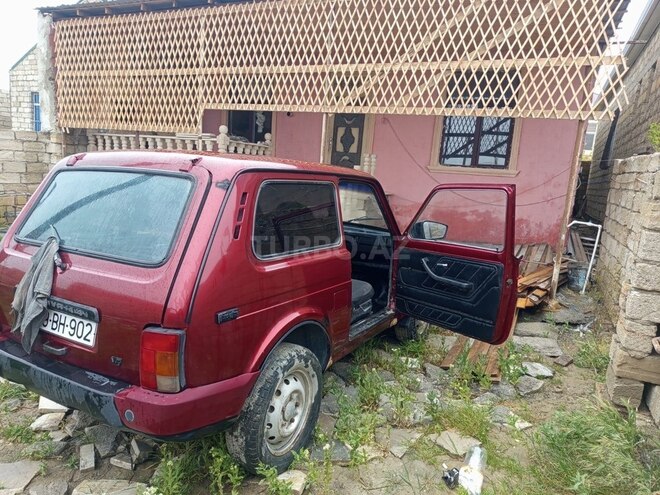 LADA (VAZ) Niva-8