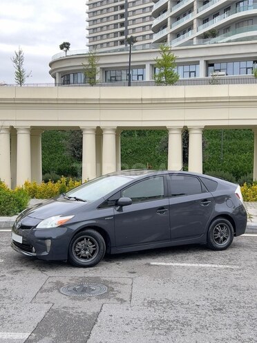 Toyota Prius-4