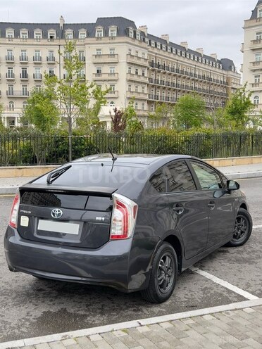 Toyota Prius-6