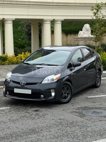 Toyota Prius-2