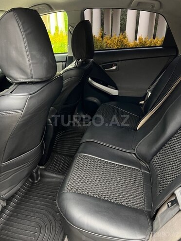Toyota Prius-15