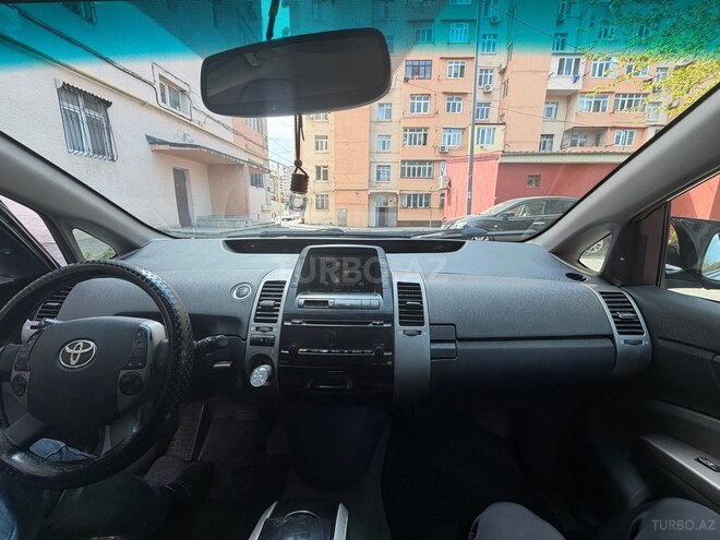Toyota Prius-7
