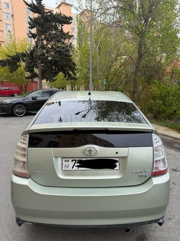 Toyota Prius-10