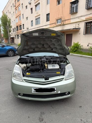 Toyota Prius-8