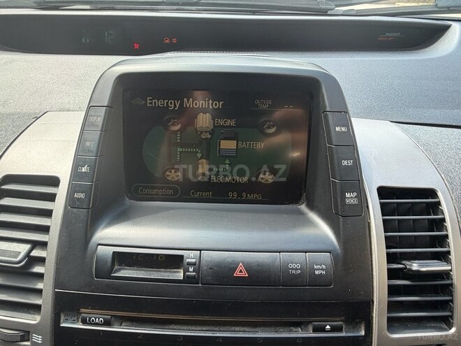 Toyota Prius-5