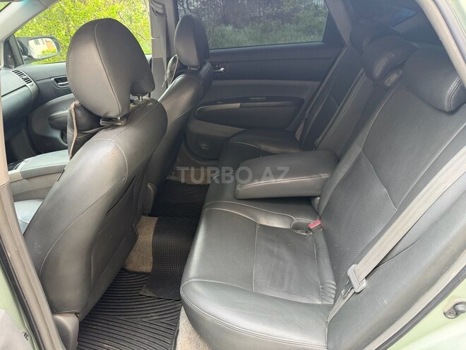 Toyota Prius-12