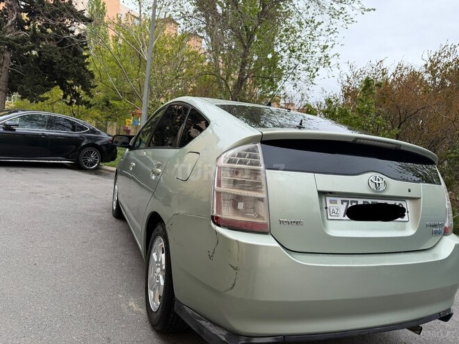 Toyota Prius-14