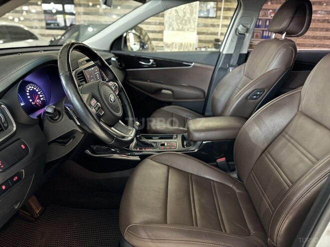 Kia Sorento-14