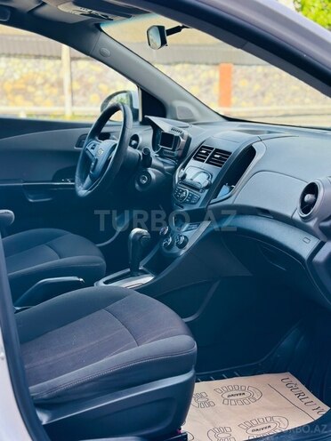 Chevrolet Aveo-12