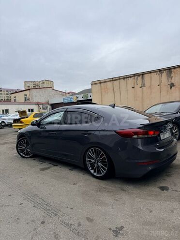 Hyundai Avante-8