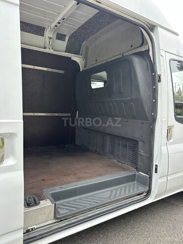 Ford Transit-9