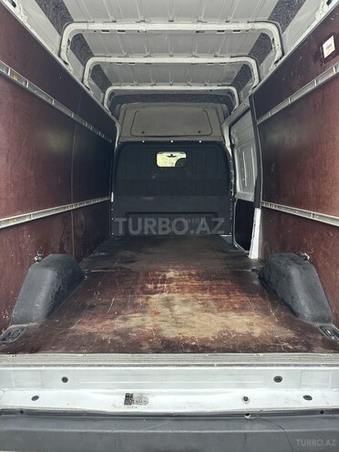 Ford Transit-8