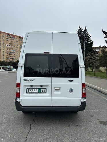 Ford Transit-6