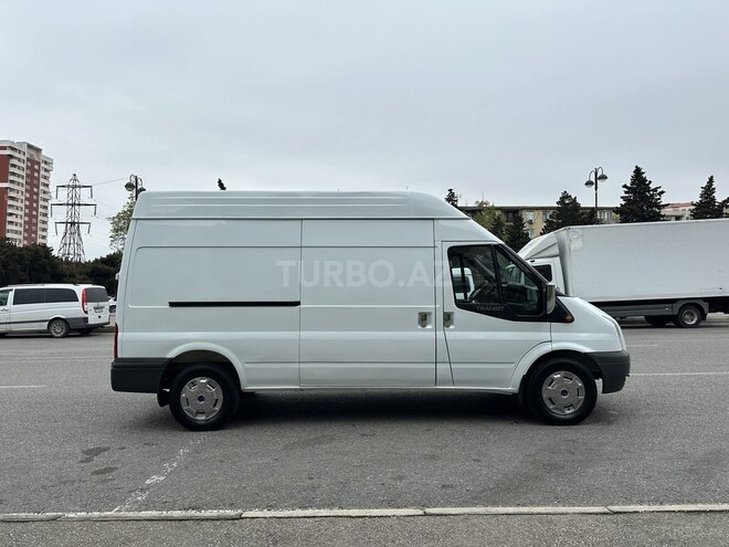 Ford Transit-5