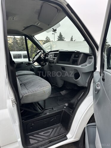 Ford Transit-14