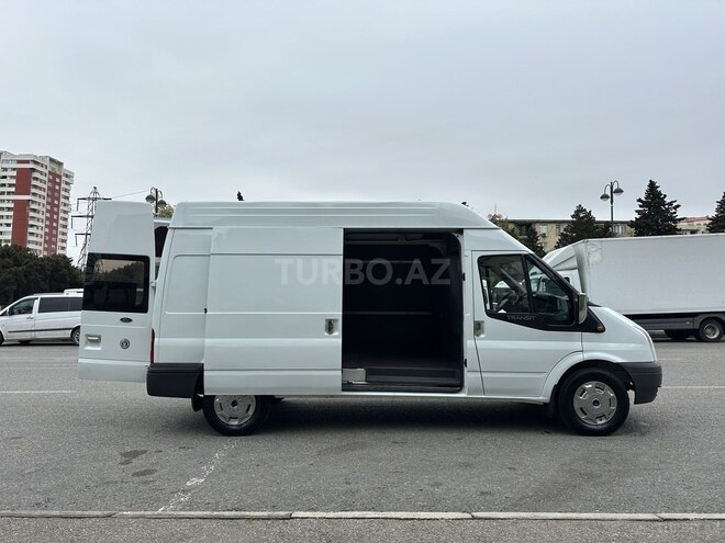 Ford Transit-11