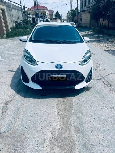 Toyota Aqua-1