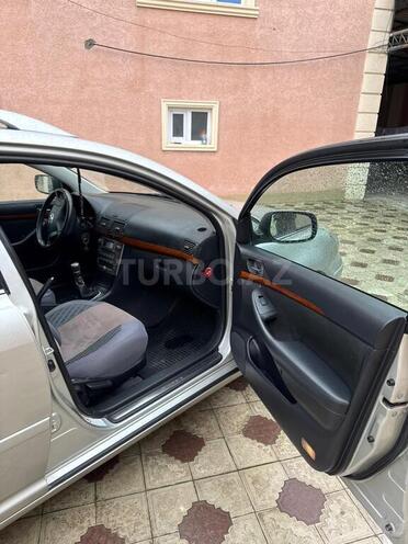 Toyota Avensis-8