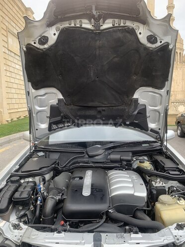 Mercedes E 270-11