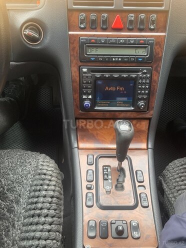 Mercedes E 270-15