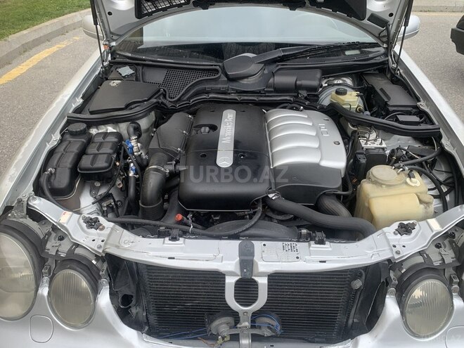 Mercedes E 270-12