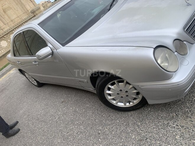 Mercedes E 270-16