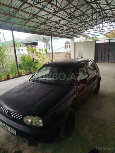 Volkswagen Golf-2