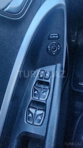 Hyundai Santa Fe-5