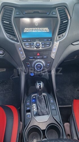 Hyundai Santa Fe-15