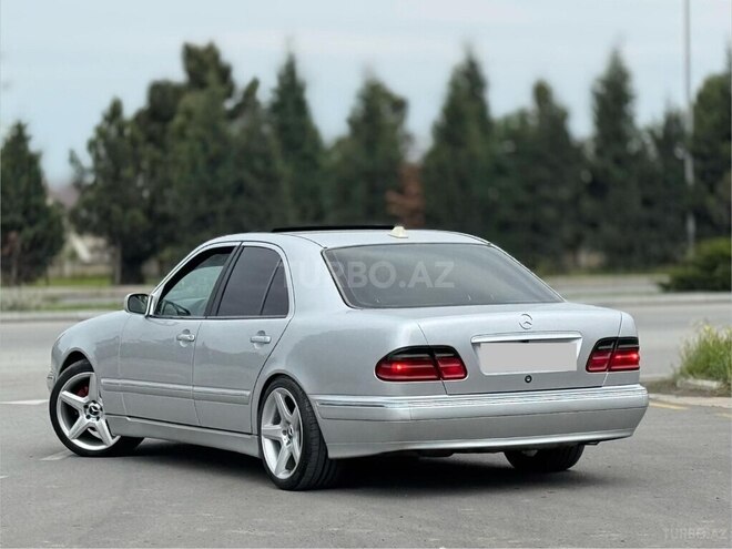 Mercedes E 270-5