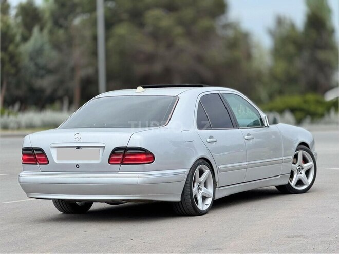 Mercedes E 270-2