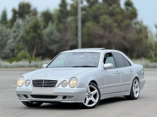 Mercedes E 270-8