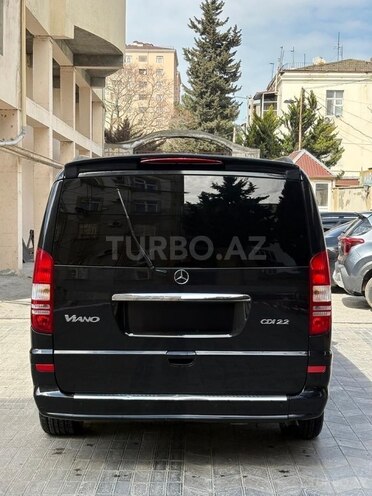 Mercedes Viano-5