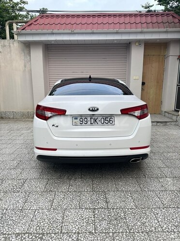 Kia K5-4