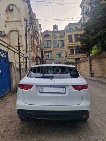 Jaguar F-Pace R-3