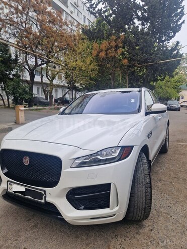 Jaguar F-Pace R-2