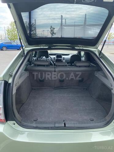 Toyota Prius-16