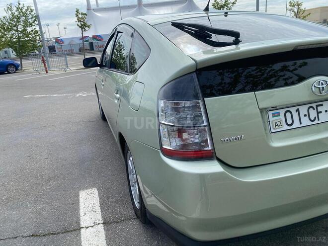 Toyota Prius-4