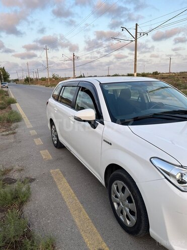 Toyota Corolla Fielder-2