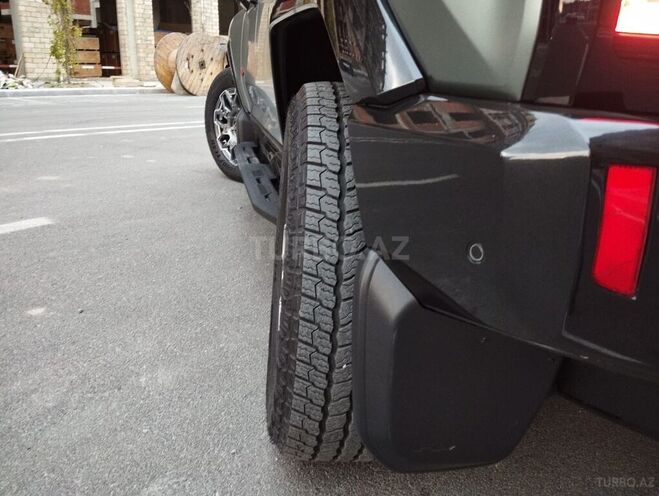 GMC Hummer EV-19