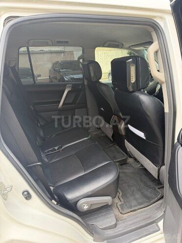 Toyota Land Cruiser Prado-11