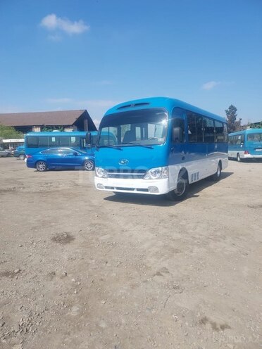 Hyundai County-1
