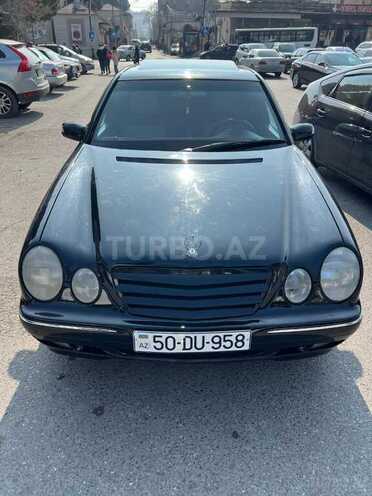 Mercedes E 230-1