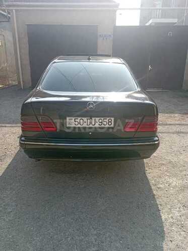 Mercedes E 230-2