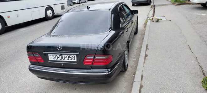Mercedes E 230-4