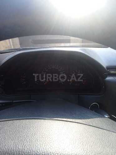 Mercedes E 230-6