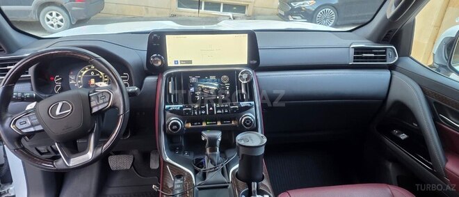 Lexus LX 500d-13